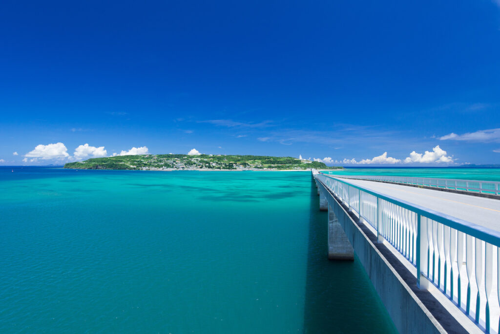 沖縄の海・古宇利大橋